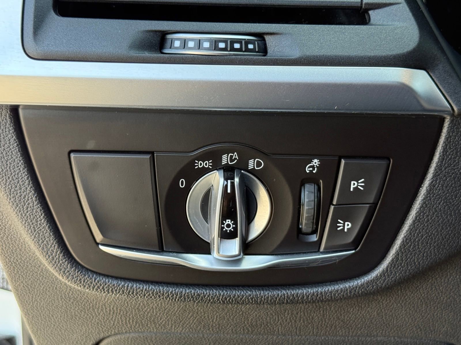 Used 2023 BMW X4 xDrive30i w/ Premium Package image 29