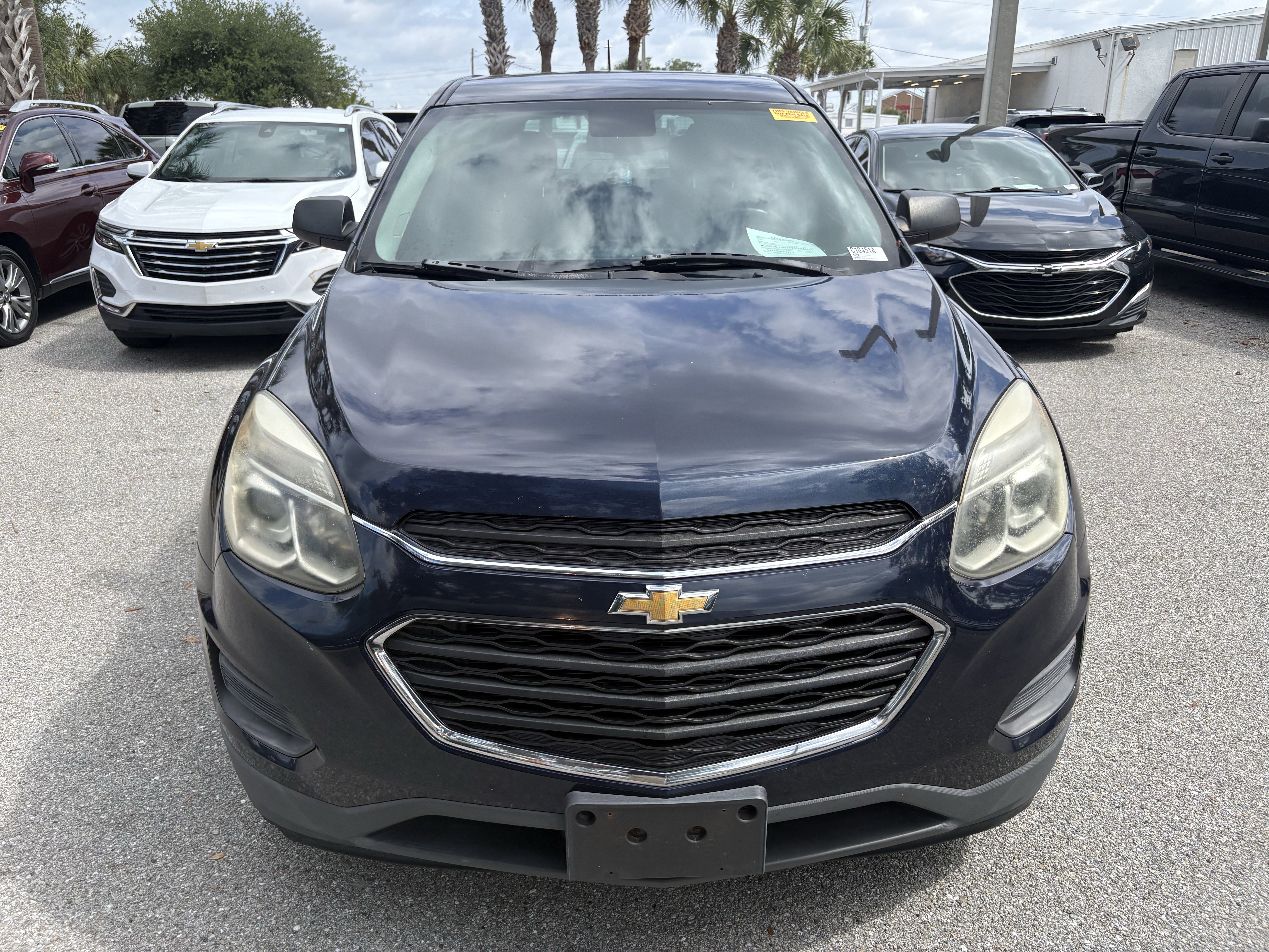 Used 2017 Chevrolet Equinox LS FWD image 2
