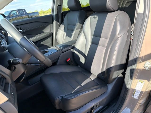 Used 2024 Nissan Rogue SV w/ SV Premium Package FWD image 5