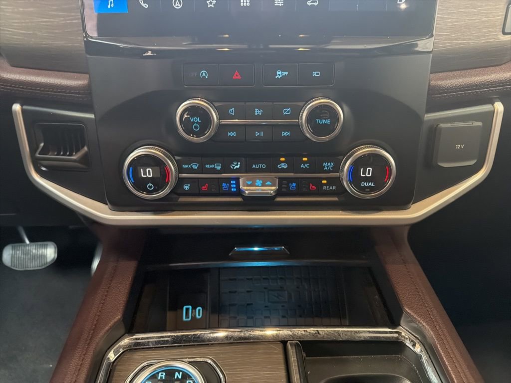 Used 2024 Ford Expedition Limited image 21