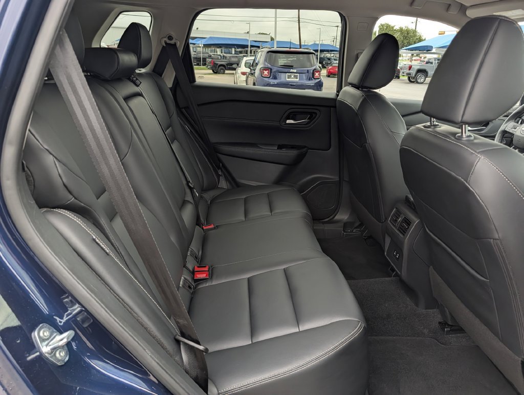 Used 2026 Nissan Rogue SL FWD image 30
