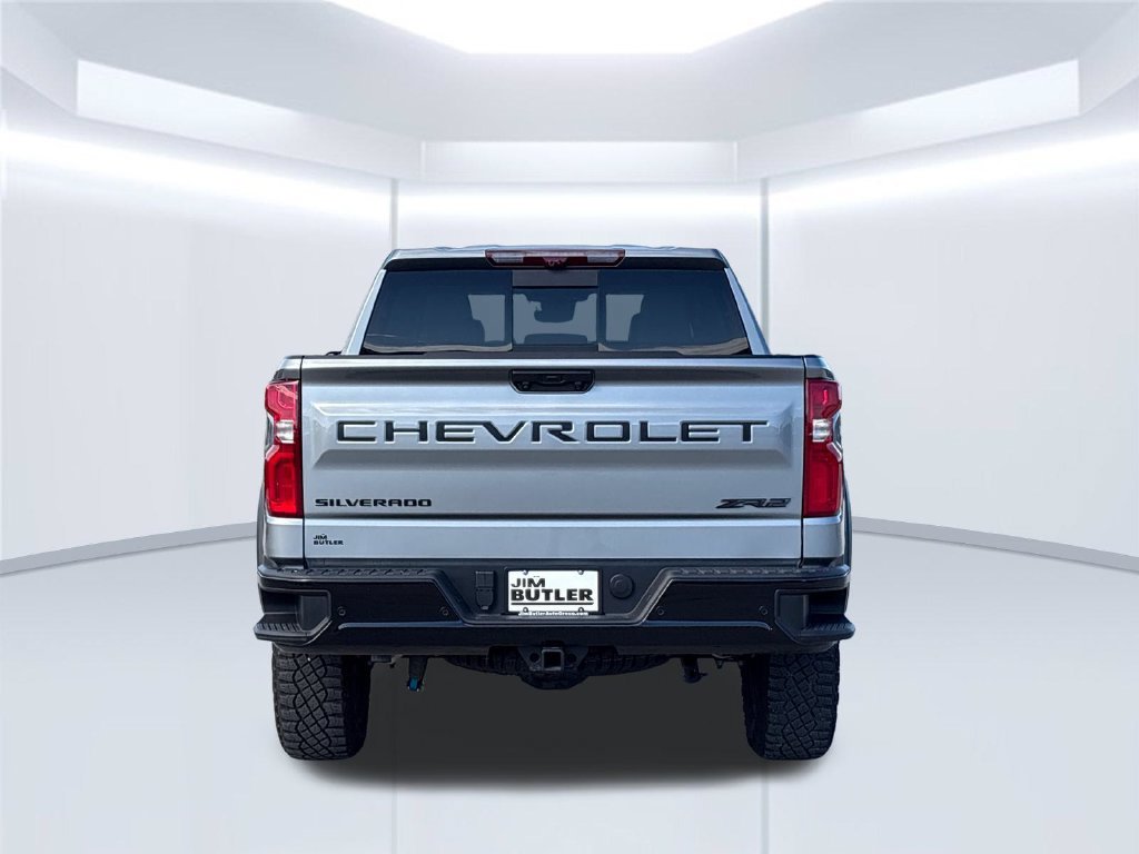 Used 2023 Chevrolet Silverado 1500 ZR2 w/ Technology Package AWD/4WD image 6