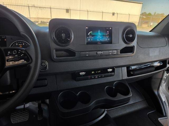 Used 2024 Mercedes-Benz Sprinter 3500 image 19