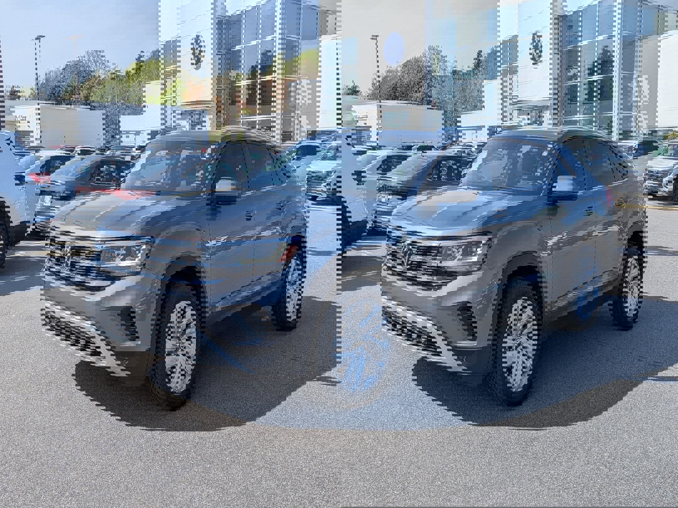 Used 2023 Volkswagen Atlas Cross Sport SE w/ Panoramic Sunroof Package image 7