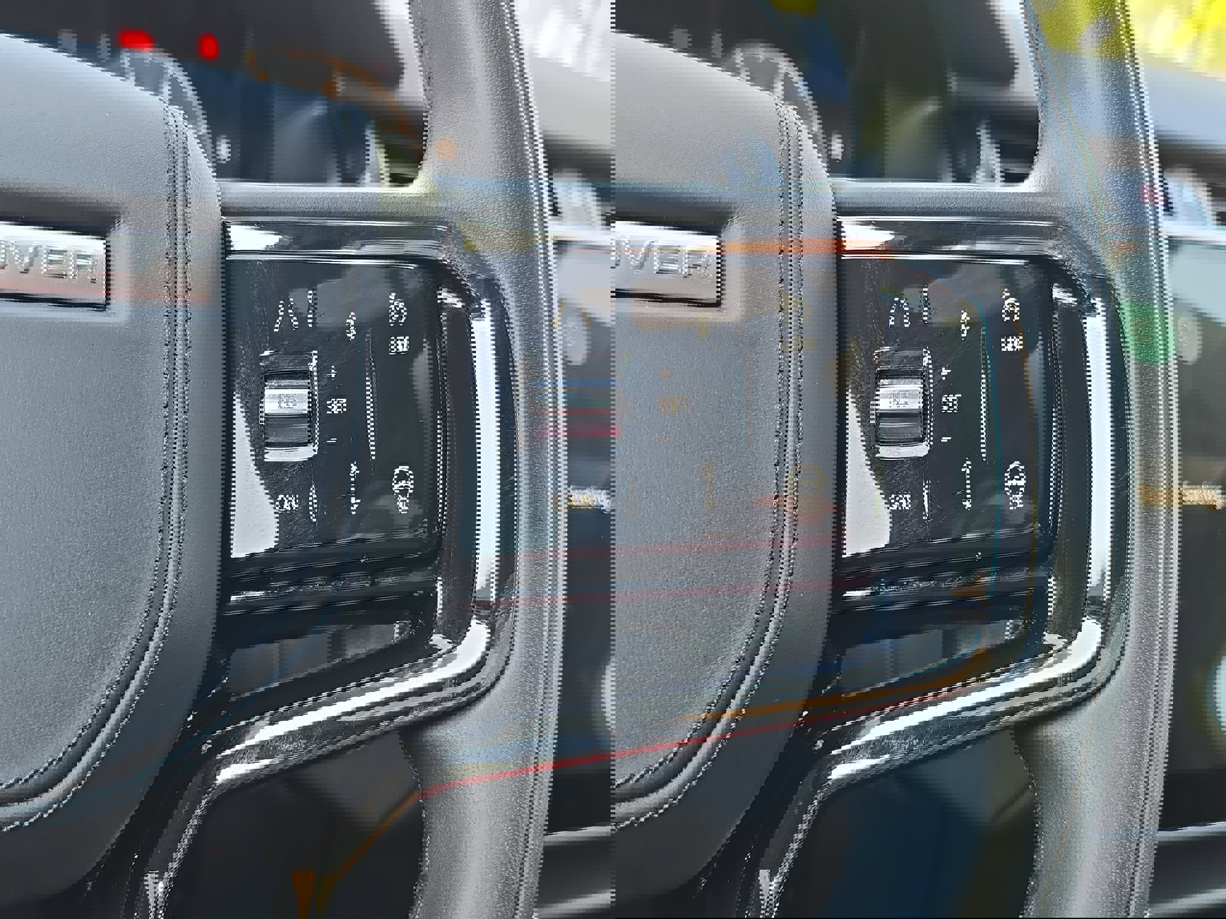 Certified 2025 Land Rover Range Rover Velar Dynamic SE AWD/4WD image 18