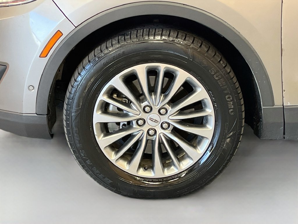 Used 2018 Lincoln MKX Select w/ Select Plus Package AWD/4WD image 32