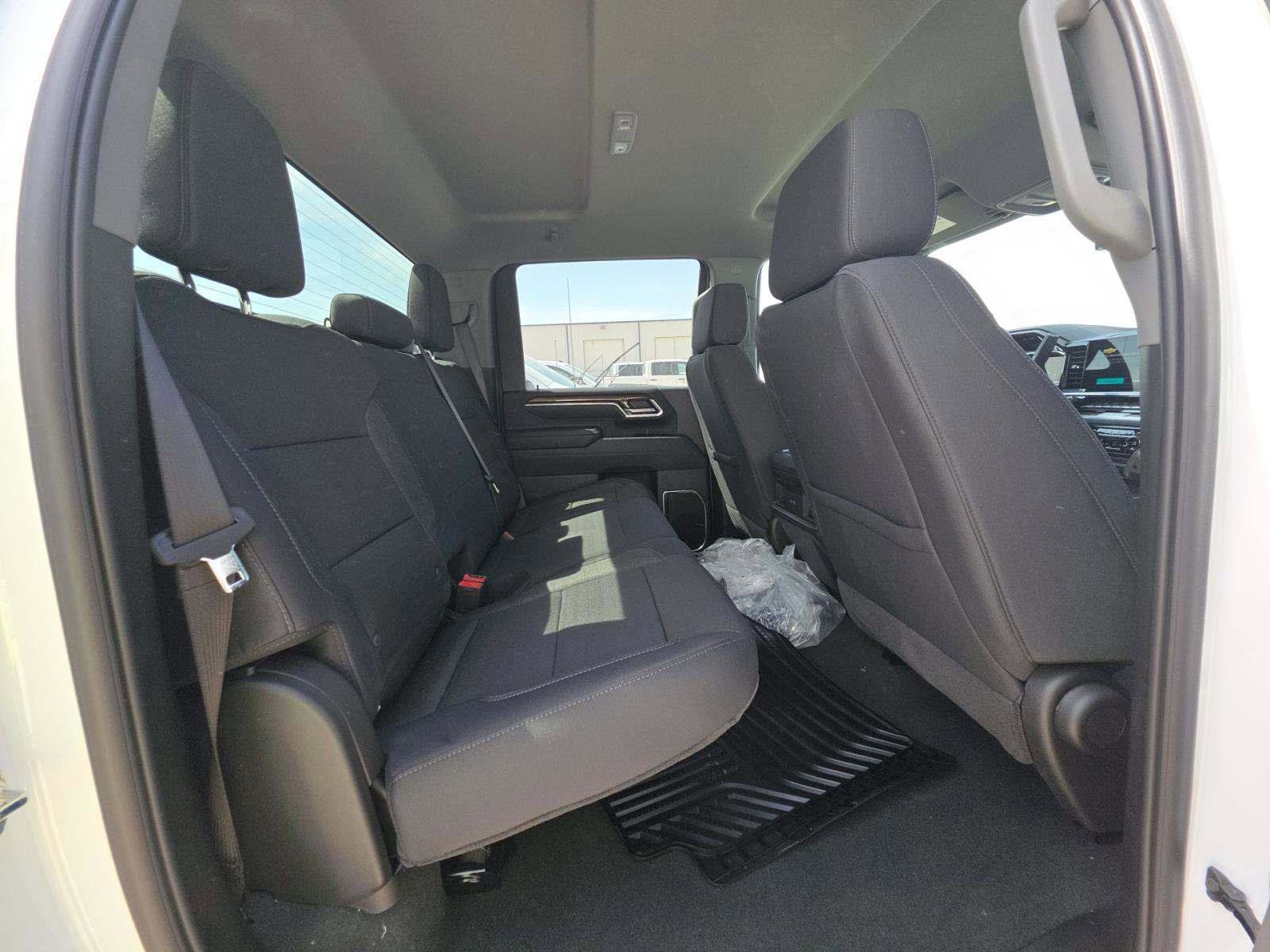 Used 2025 Chevrolet Silverado 2500 LT w/ Convenience Package image 9