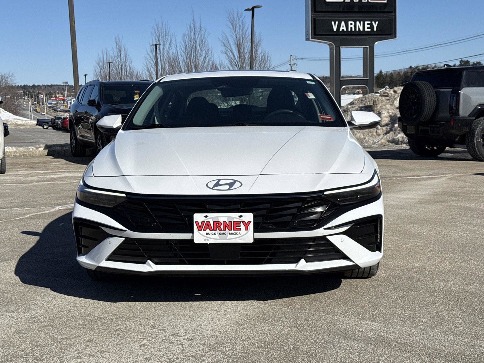 Used 2024 Hyundai Elantra Limited image 2