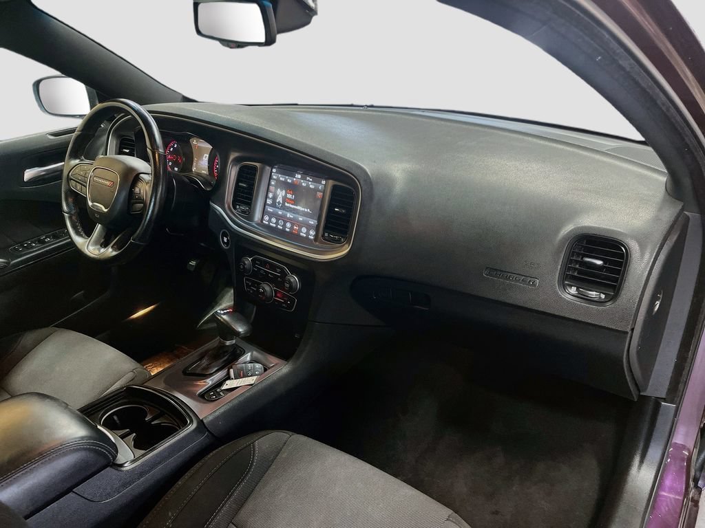Used 2022 Dodge Charger SXT w/ Blacktop Package AWD/4WD image 28