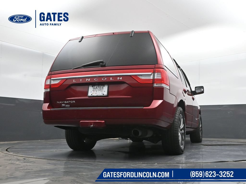 Used 2017 Lincoln Navigator Select AWD/4WD image 41