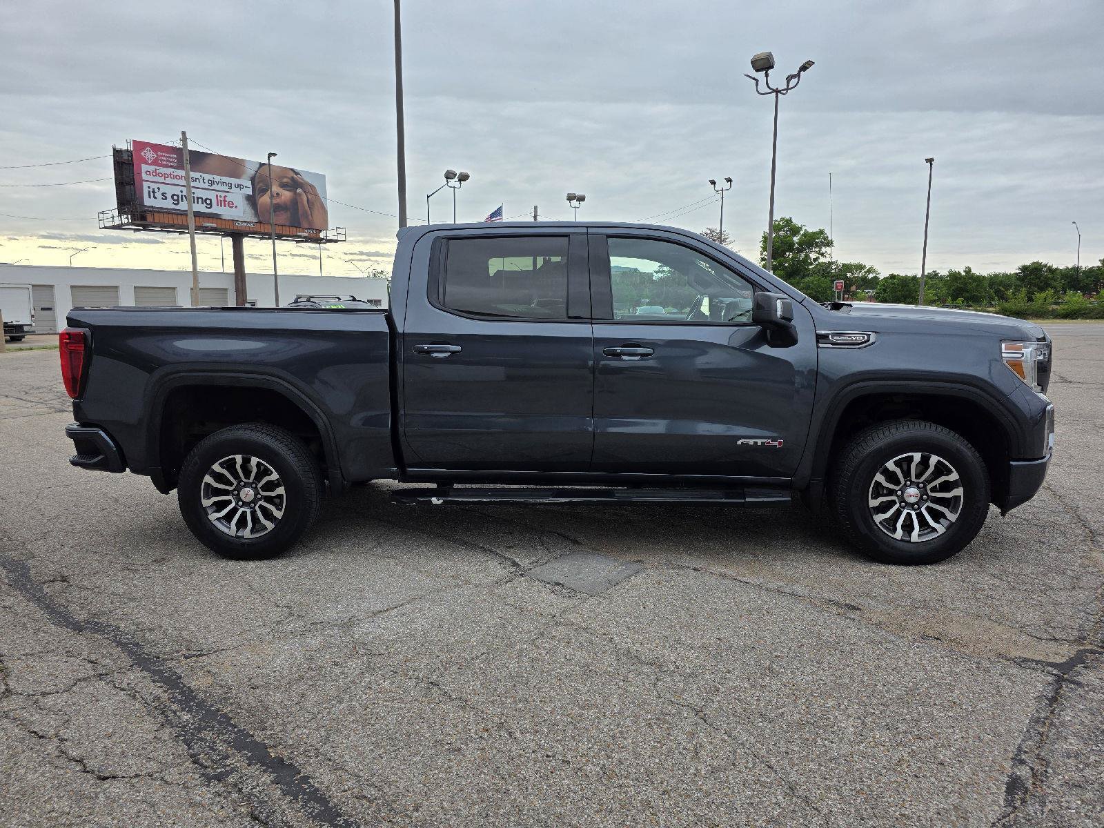 Used 2020 GMC Sierra 1500 AT4 w/ AT4 Premium Package AWD/4WD image 4