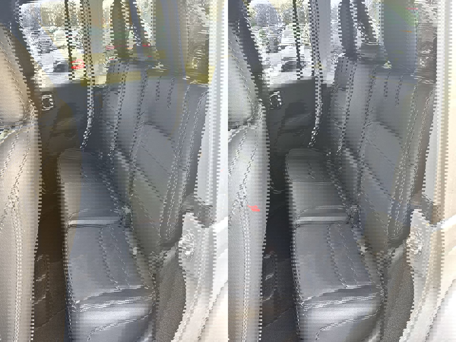 Used 2022 Jeep Wrangler Unlimited Sahara w/ Cold Weather Group image 25