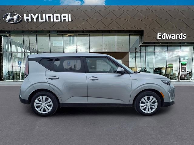 Used 2024 Kia Soul LX FWD image 10
