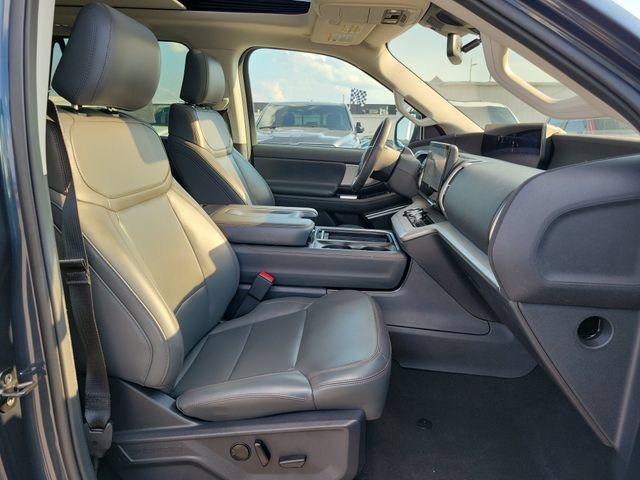 Certified 2025 Ford Expedition Active AWD/4WD image 24