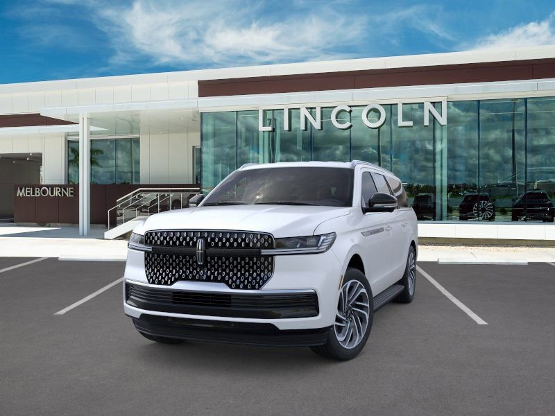 New 2026 Lincoln Navigator L Premier AWD/4WD image 2