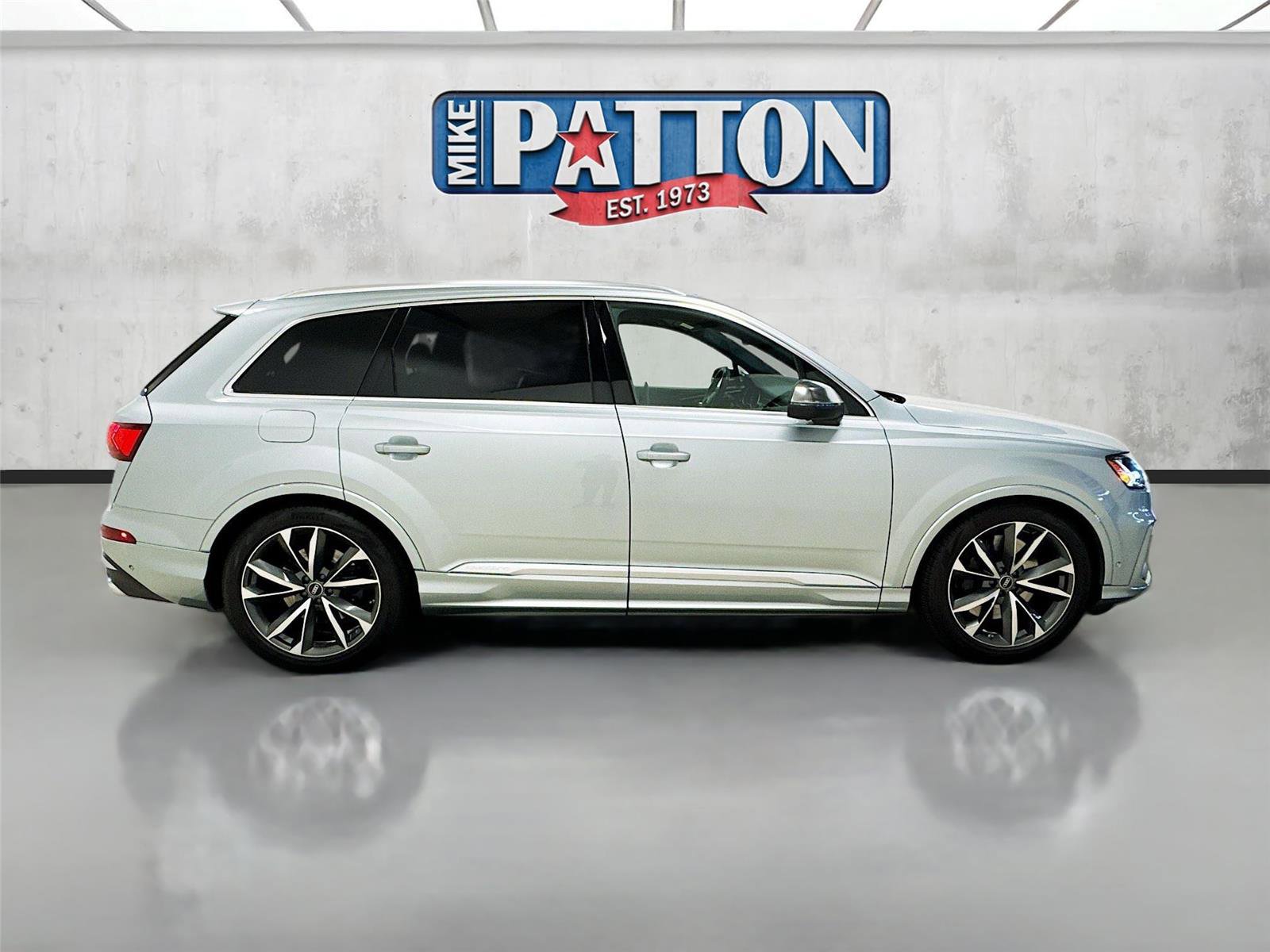 Used 2023 Audi SQ7 Prestige w/ Prestige Package image 8