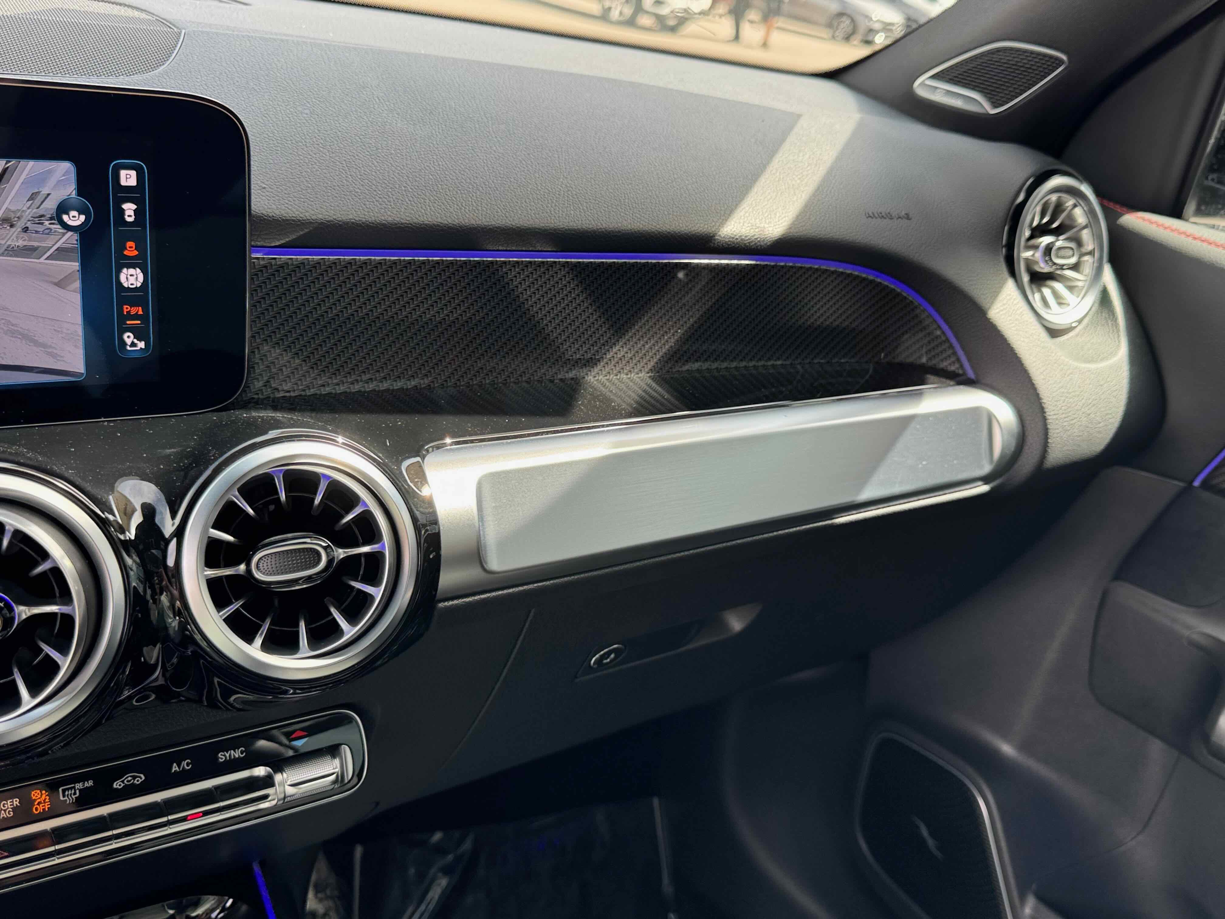 New 2025 Mercedes-Benz GLB 35 AMG 4MATIC image 21