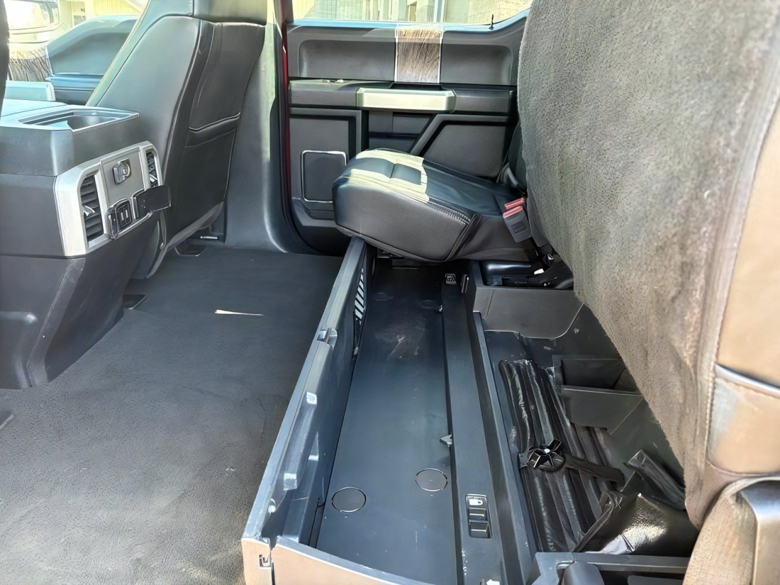 Used 2019 Ford F350 Lariat w/ Lariat Ultimate Package AWD/4WD image 14