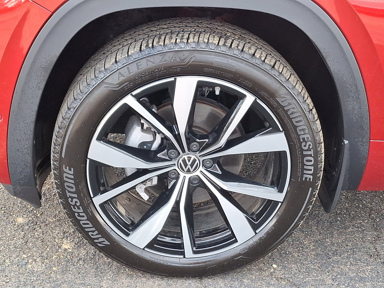 Used 2025 Volkswagen Atlas Cross Sport SEL Premium R-Line image 27