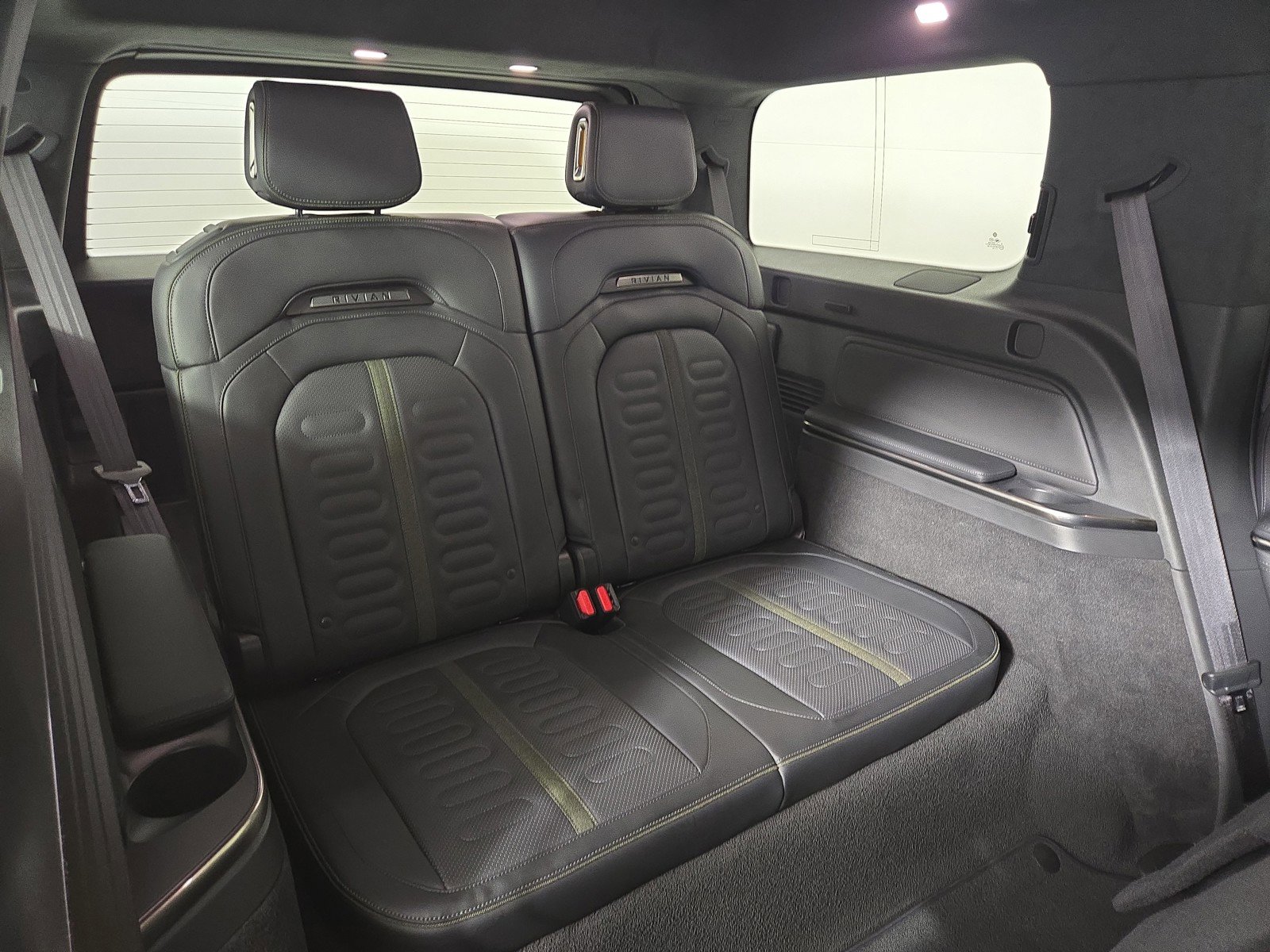 Used 2024 Rivian R1S Adventure AWD/4WD image 25