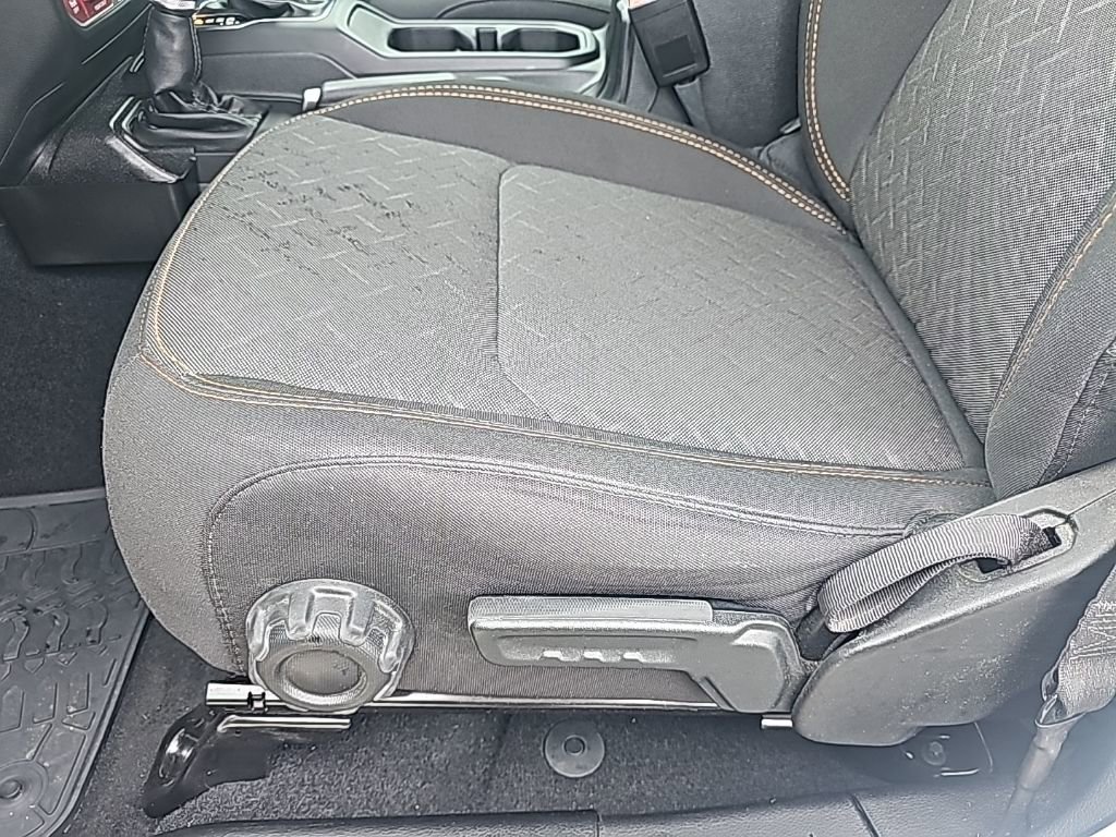 Used 2024 Jeep Gladiator Mojave w/ Safety Group AWD/4WD image 14