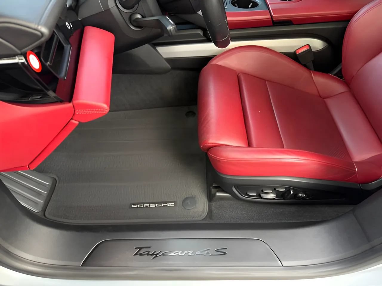 Used 2020 Porsche Taycan 4S AWD/4WD image 12