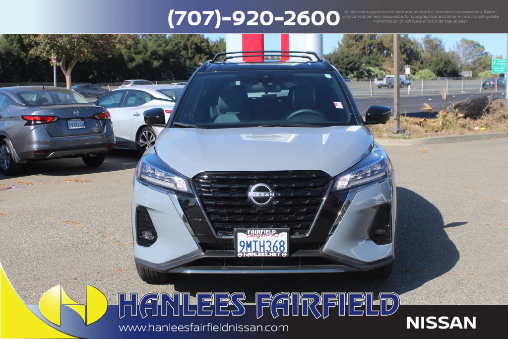 Used 2024 Nissan Kicks SR w/ SR Premium Package FWD image 4