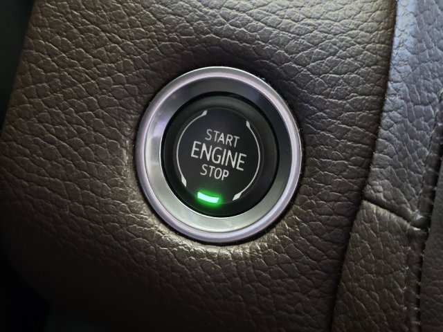 Used 2022 GMC Yukon XL Denali RWD image 34