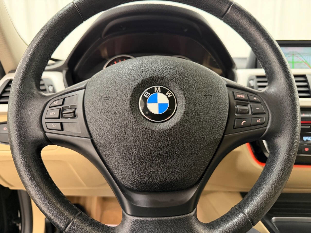 Used 2016 BMW 320i Sedan image 18