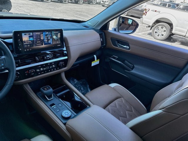 New 2026 Nissan Pathfinder Platinum AWD/4WD image 21