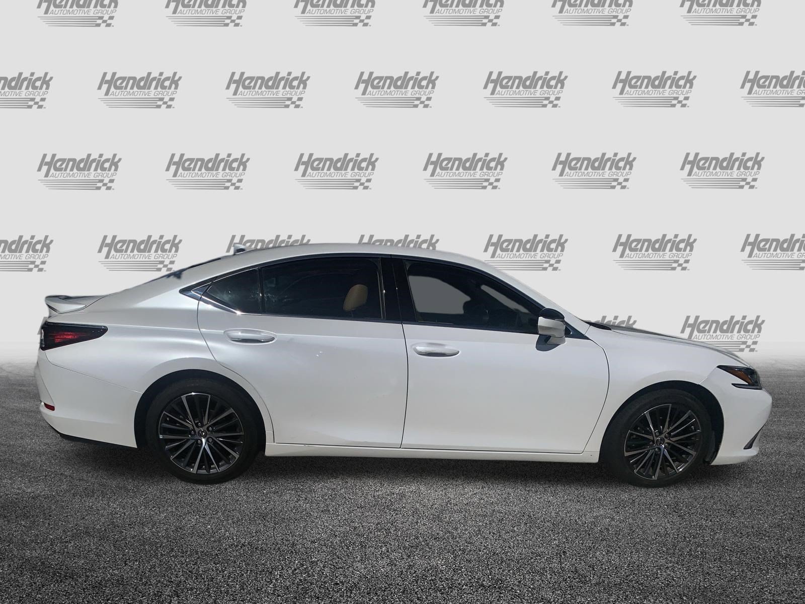Used 2023 Lexus ES 350 w/ Premium Package FWD image 11
