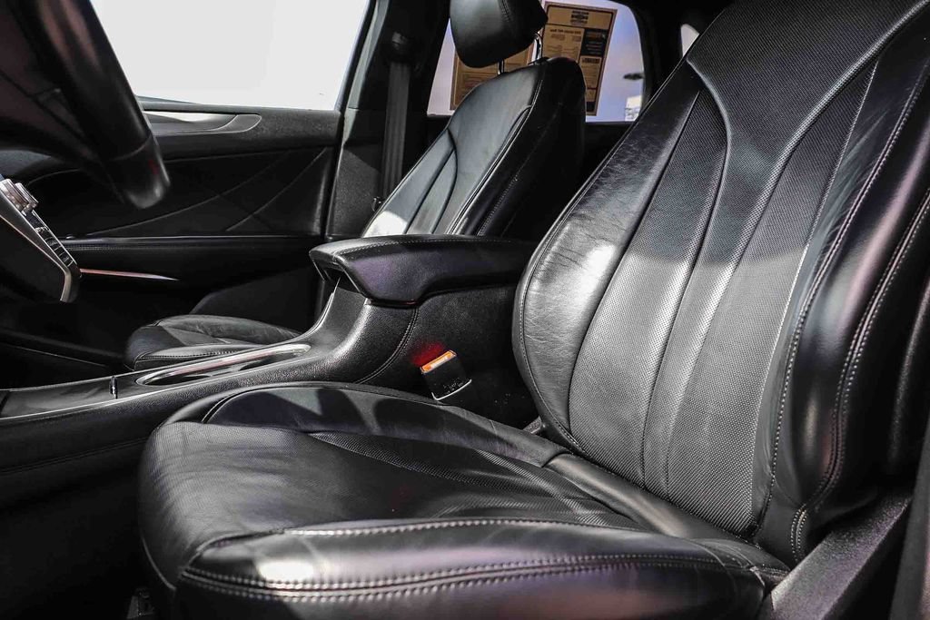 Used 2019 Lincoln MKC Reserve FWD image 28