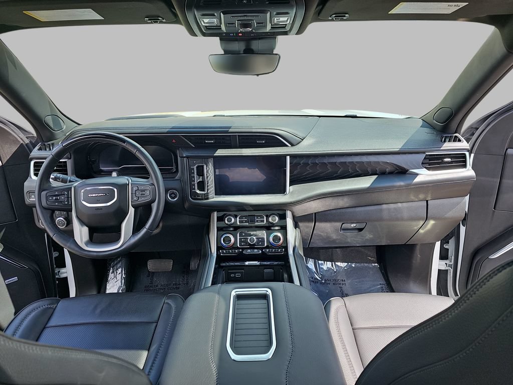 Used 2024 GMC Yukon Denali w/ Advanced Technology Package AWD/4WD image 11