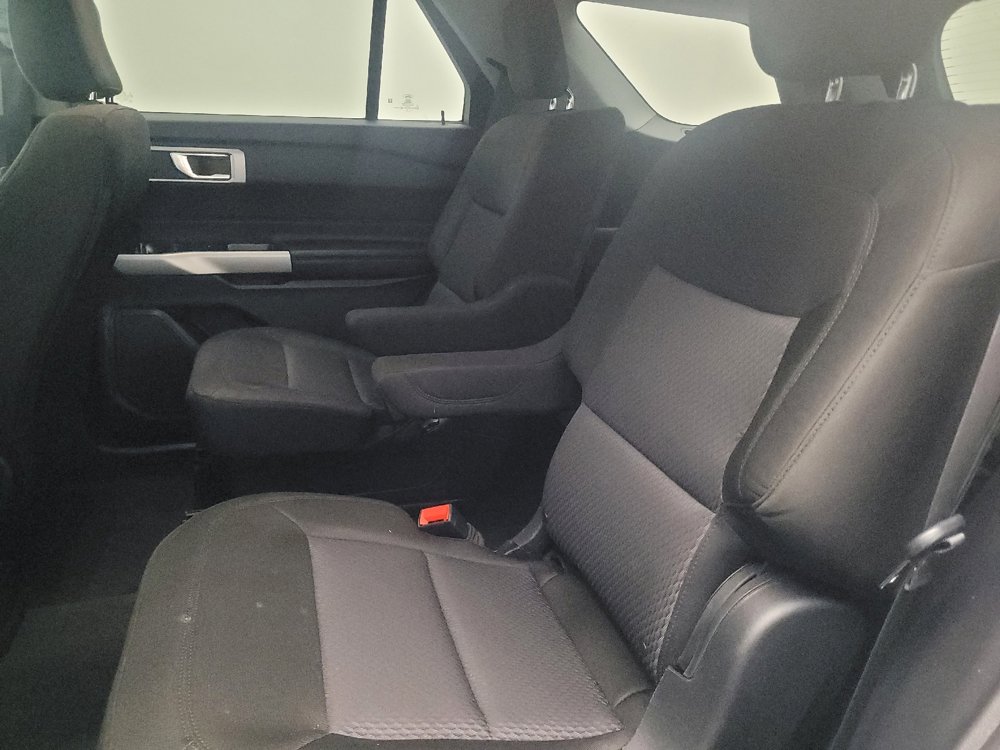 Used 2022 Ford Explorer XLT image 18
