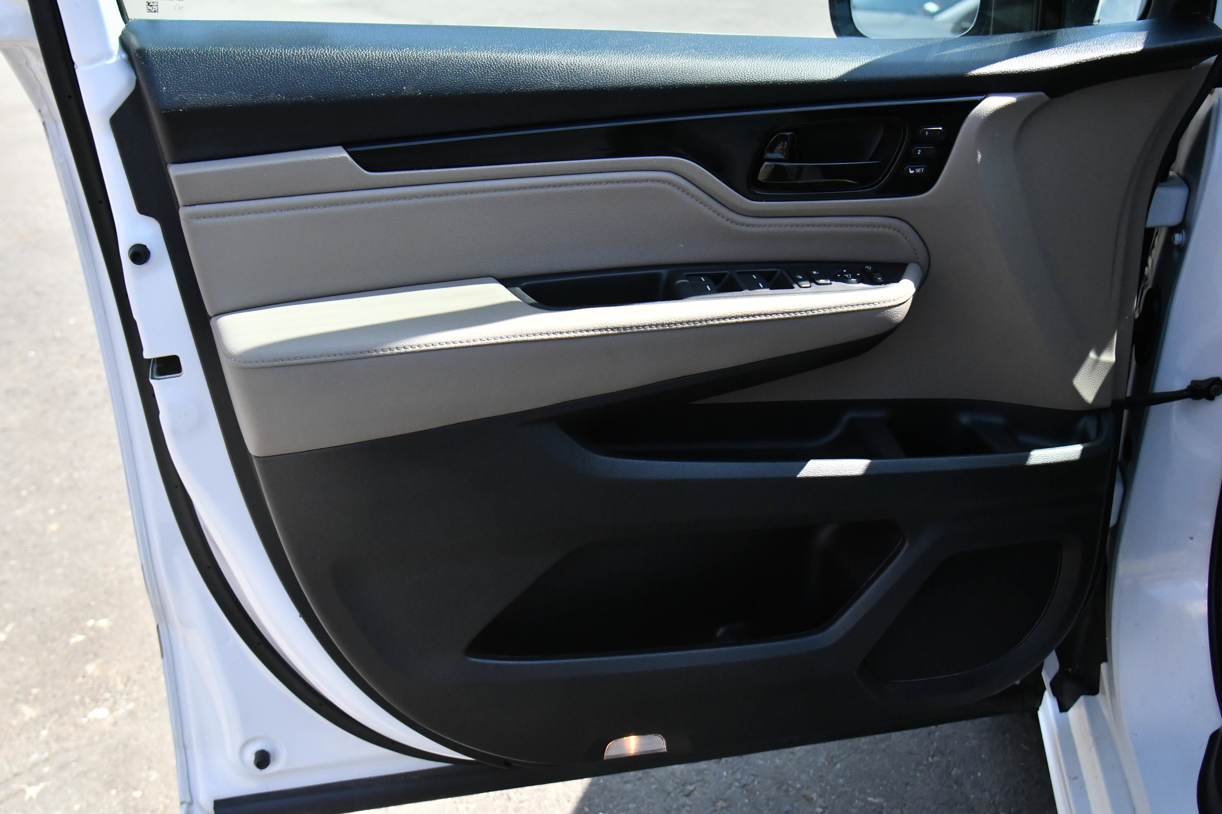 Used 2023 Honda Odyssey Elite image 14