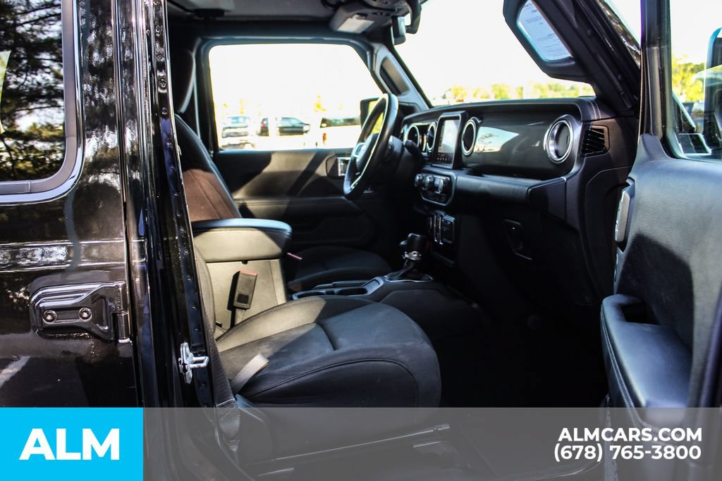 Used 2022 Jeep Wrangler Unlimited Sahara AWD/4WD image 18