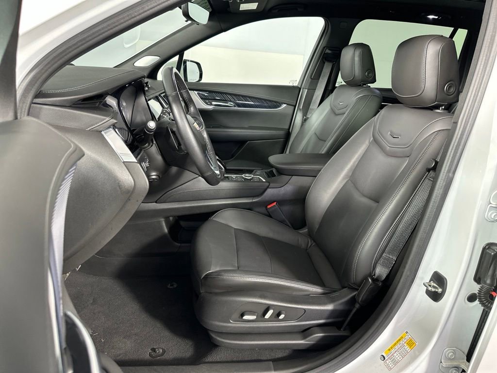 Used 2023 Cadillac XT6 Premium Luxury w/ Technology Package AWD/4WD image 21