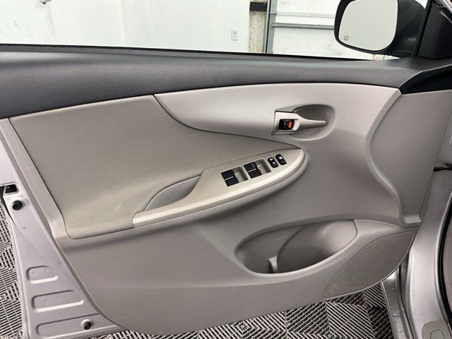 Used 2011 Toyota Corolla LE image 11