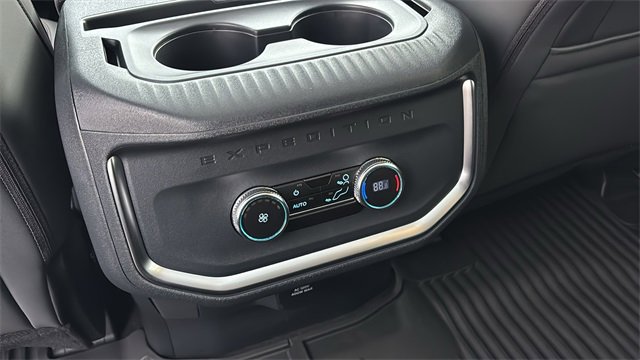 New 2025 Ford Expedition Active image 8
