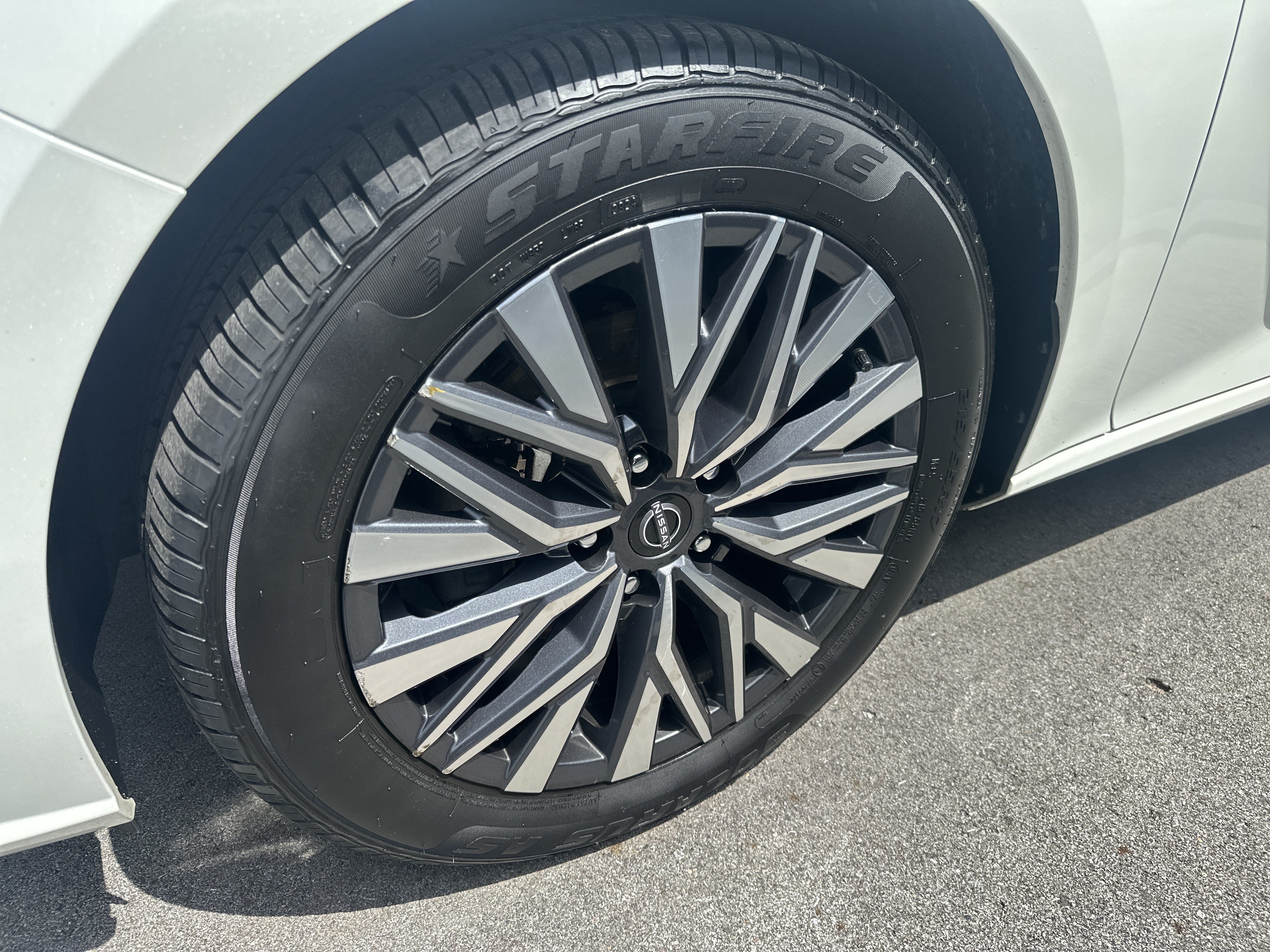 Used 2023 Nissan Altima 2.5 SV FWD image 8