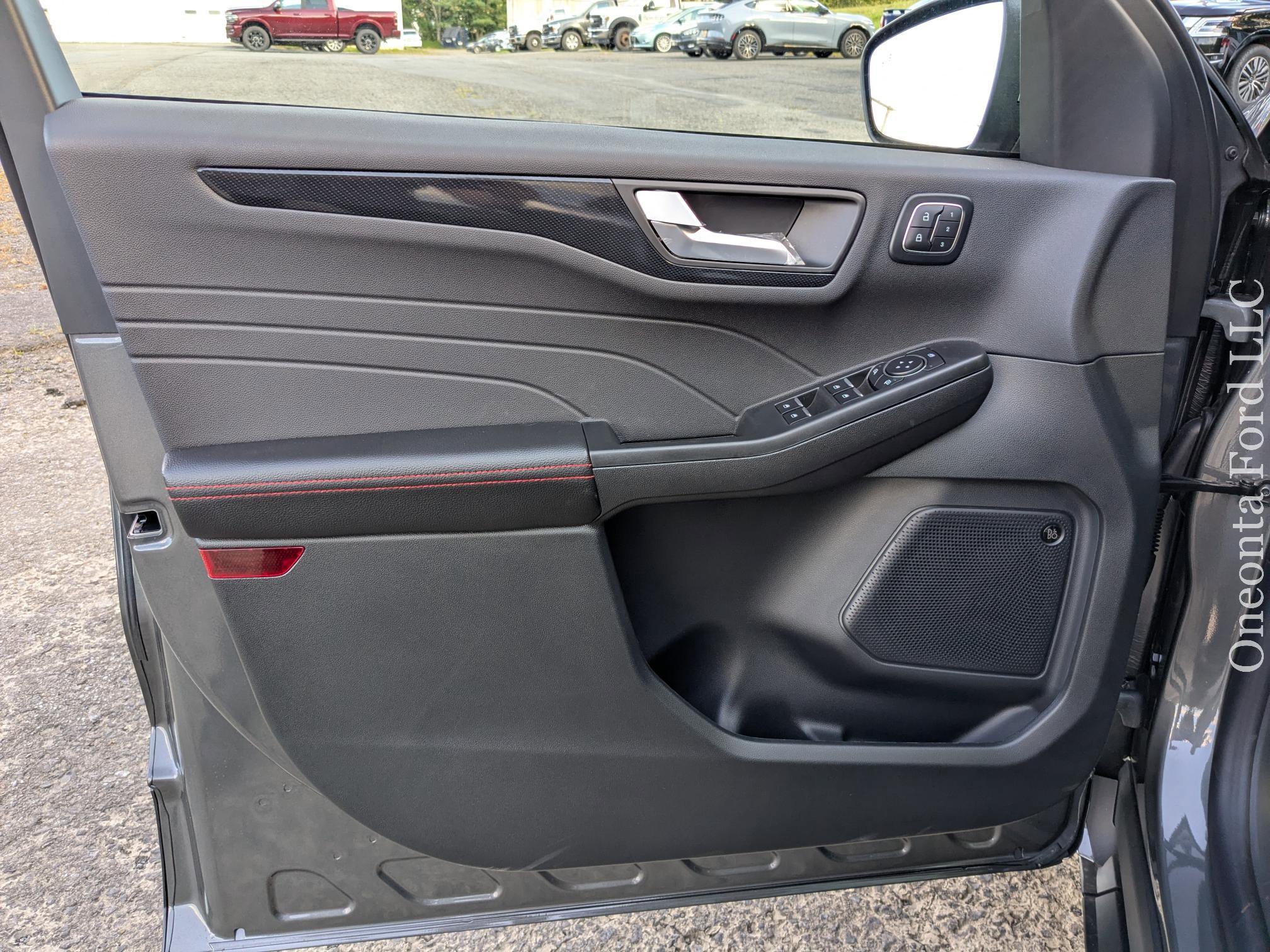 New 2025 Ford Escape ST-Line Elite image 15