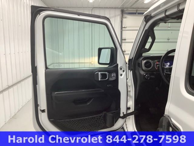 Used 2018 Jeep Wrangler Unlimited Sahara w/ Cold Weather Group image 14