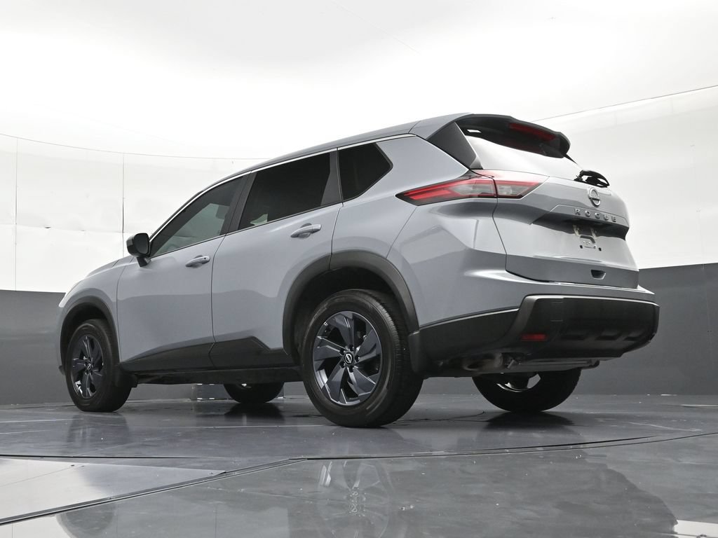 Used 2026 Nissan Rogue SV FWD image 25
