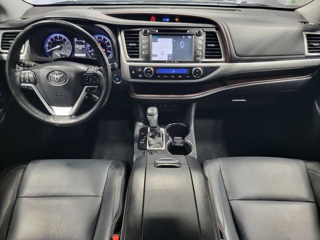 Used 2017 Toyota Highlander XLE AWD/4WD image 18