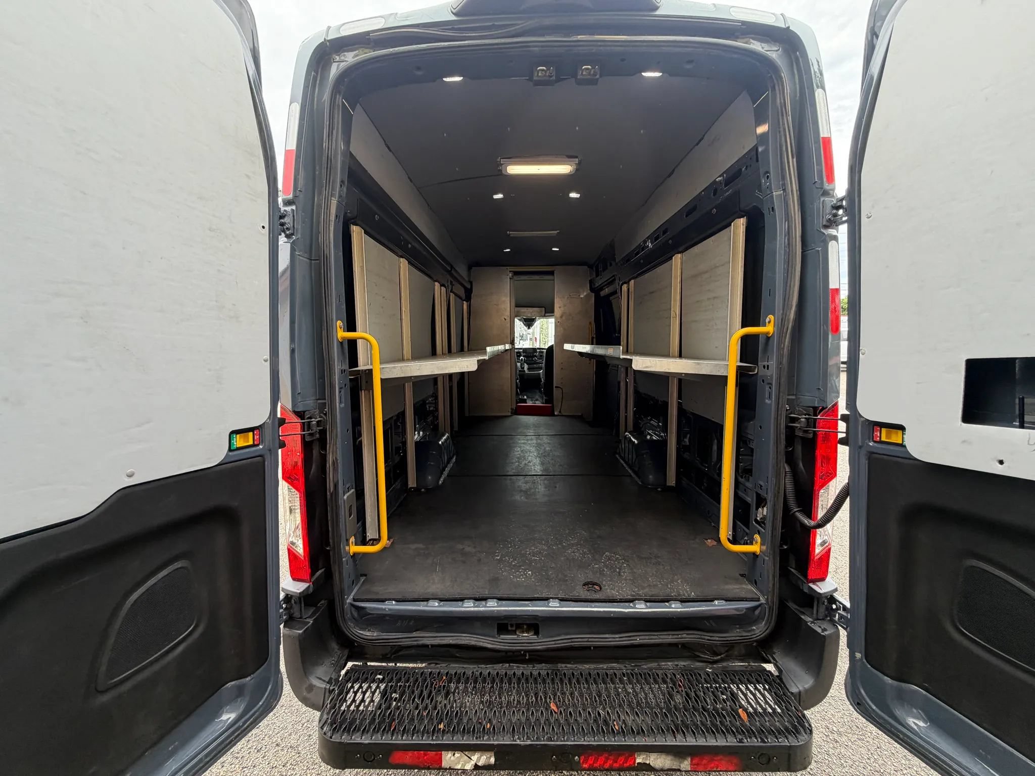 Used 2020 Ford Transit 250 148 High Roof Extended RWD image 5