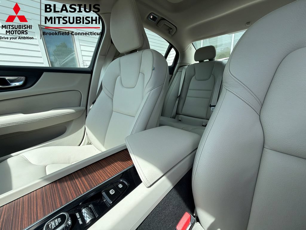 Used 2019 Volvo S60 T5 Momentum w/ Multimedia Package FWD image 34
