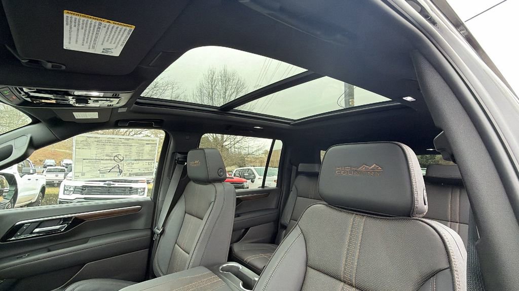 New 2026 Chevrolet Suburban High Country image 15