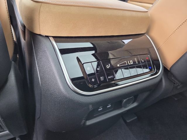 New 2026 INFINITI QX80 Luxe image 16