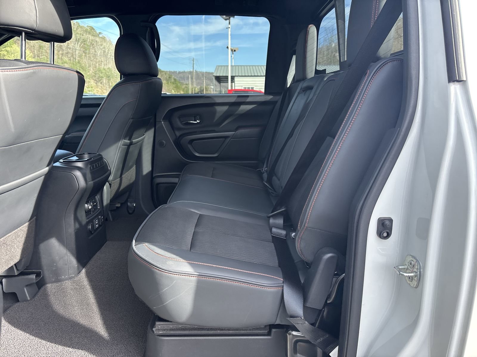 Used 2024 Nissan Titan PRO-4X AWD/4WD image 24