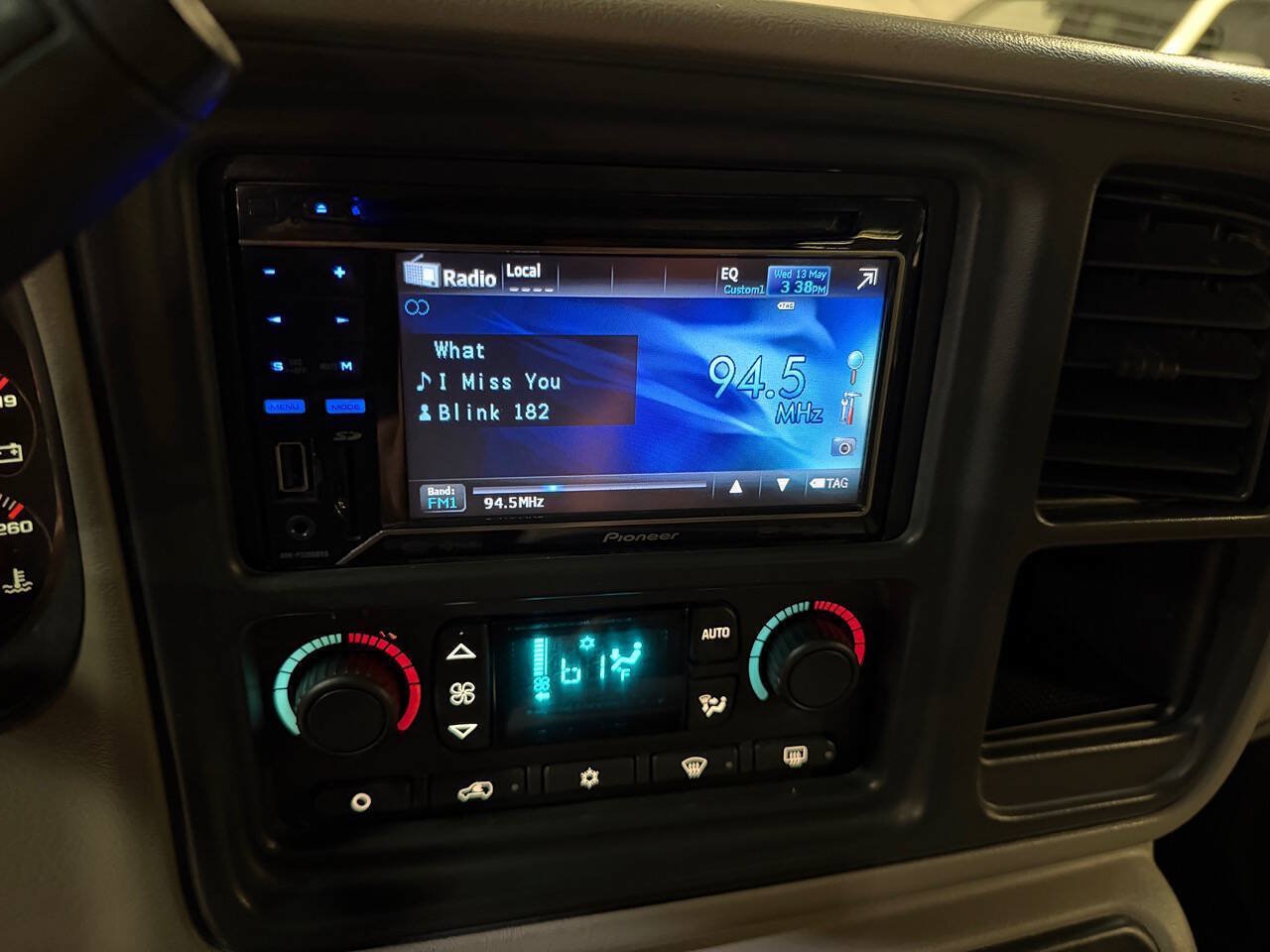 Used 2006 Chevrolet Silverado 2500 LT w/ Onstar Plus Package AWD/4WD image 60